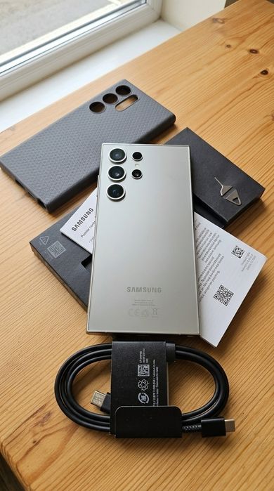 Samsung S24 Ultra - 12/256Гб, 6.8" 2 фіз Сім + еСІМ, Офіційний - міжнародний,  АКБ 100%!