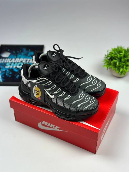 Продам Красовкі Nike air max Plus TN