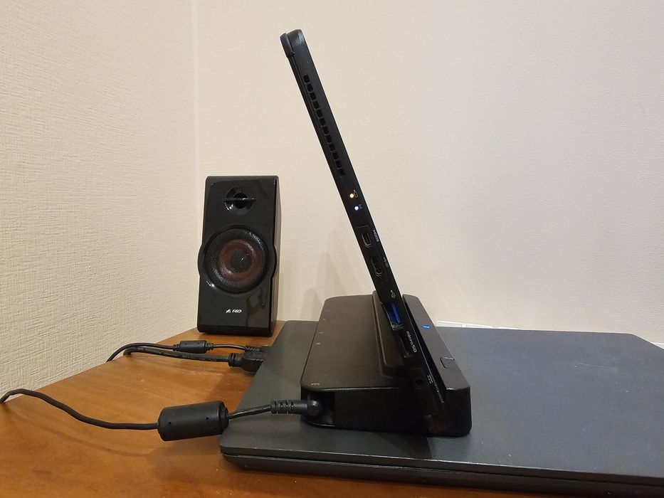 Планшет Fujitsu stylistic q738 8/512