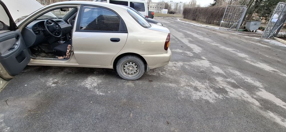 Ланос 1.5 se гур.кондиционер  стеклоподьёмники  .газ/бензин