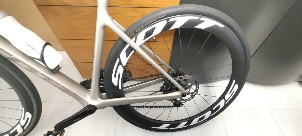 Scott Speedster 30 – Tamanho M (54 cm) – Grupo Shimano 105 – Excelente Estado