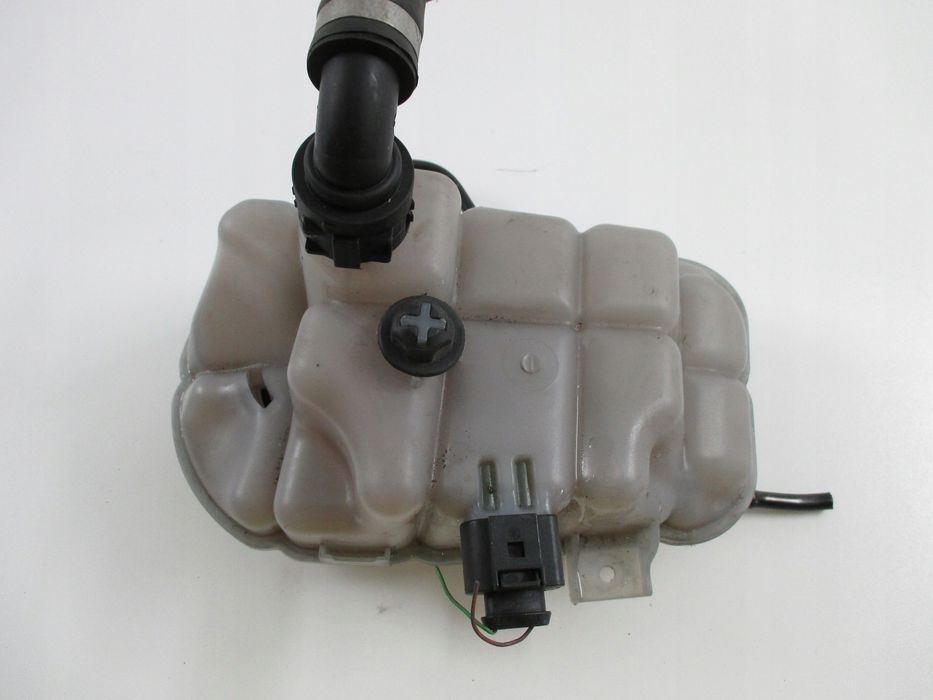 ZBIORNIK WYRÓWNAWCZY AUDI A6 4G0 4G0121403R