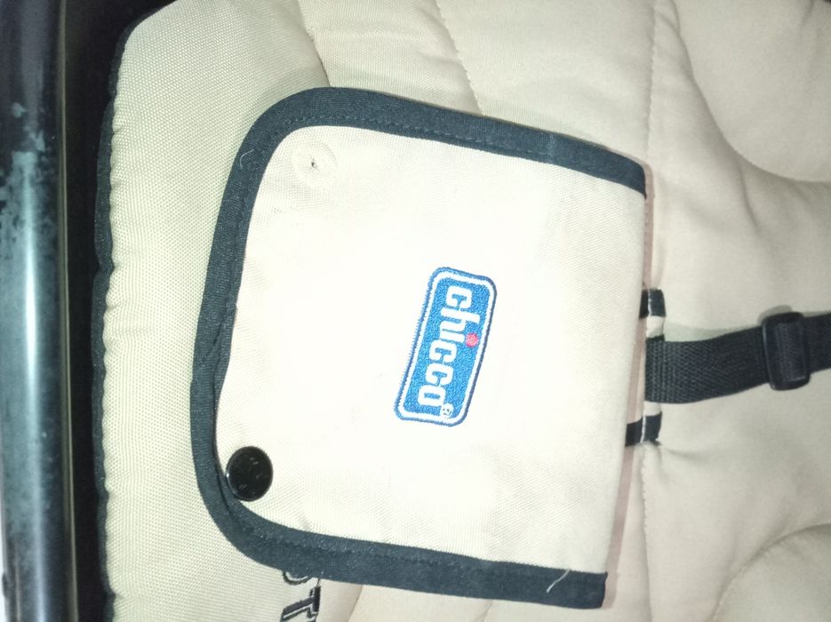 carrinho de bebé marca Chico 6WD TECH
