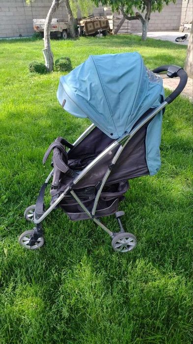 Продам прогулочную детскую коляску Carrello