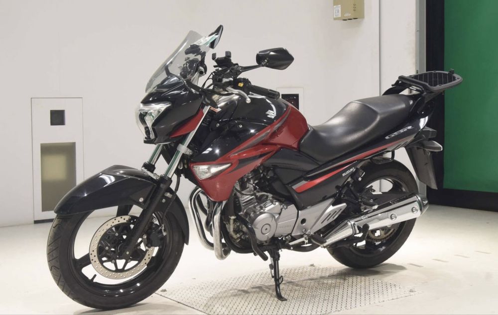 SUZUKI GSR 250 Сузуки з Японії пробіг 3025 км