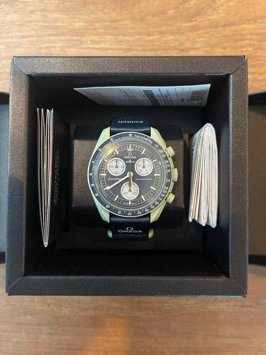 Omega x Swatch Earth SO33G100 - Diamentowy Akcent PL
