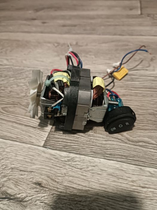 Двигун до м'ясорубки