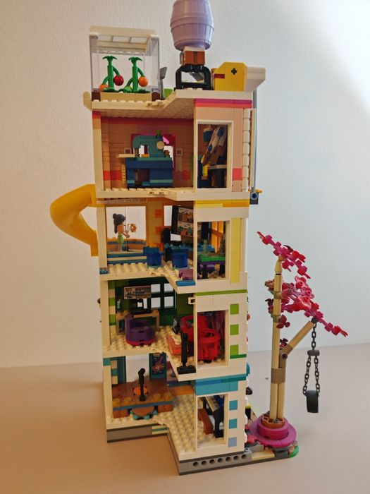 LEGO Friends 41748 Dom Kultury w Heartlake