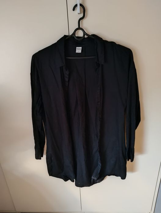 Dłuższa czarna koszula