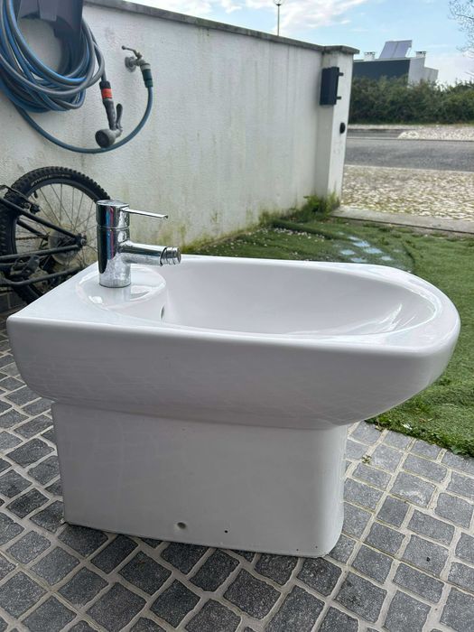 Bidé com torneira Roca