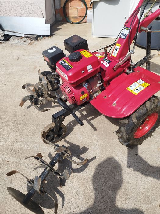 Motoenxada bricoferr com pouco uso