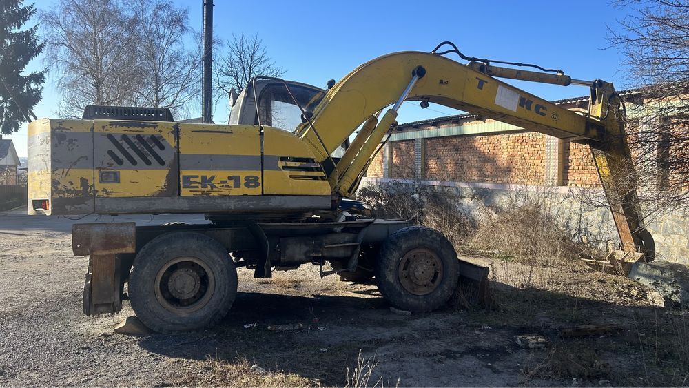 Екскаватор "Твэкс" ЕК-18