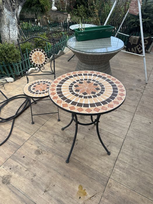 Набор стол со стульями.