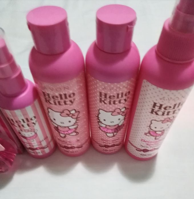 DIA DA CRIANÇA - Conj perfume e cosméticos de criança, Hello Kitty