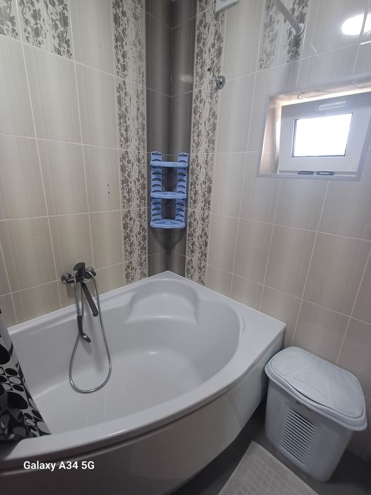 Здаю подобово 2 поверховий будинок