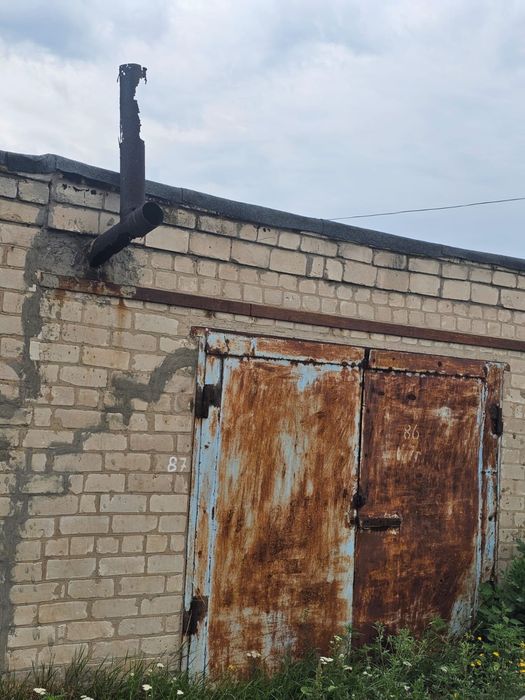 Продається два гаражі вся інформація надається за номером на фото.