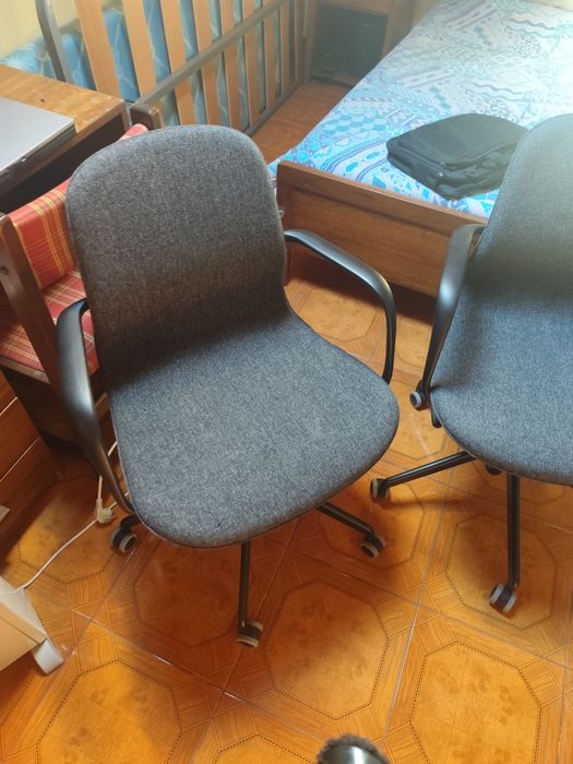 Cadeira com rodas e braços de apoio ikea