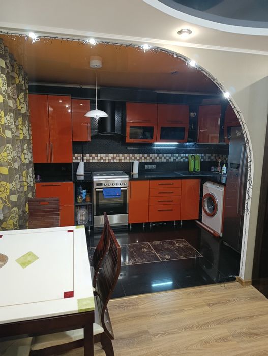 Срочная продажа стильной 2к квартиры на  пр.Героев Украины.