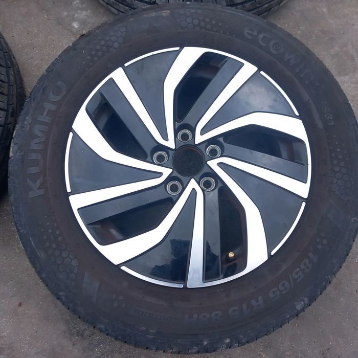 Jantes especiais 15 vw polo 6 com pneus bons 185 65 15
