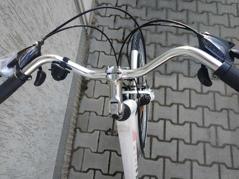 Rower Trekingowy Koła 28 - Aluminiowy - Przerzutki Shimano