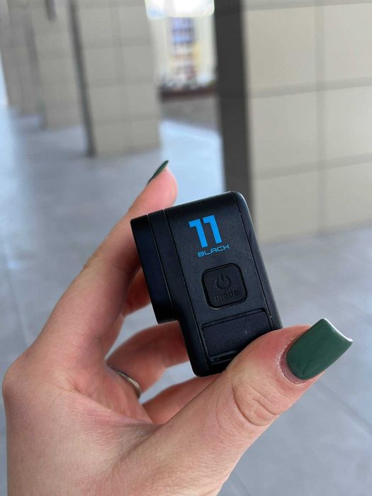 Екшн-камера GoPro Hero 11 з зарядною станцією