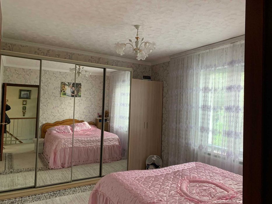 Продам хороший дом для большой дружной семьи  метро Киевская