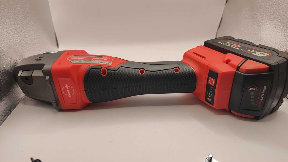 Szlifierka akumulatorowa Milwaukee 18V diax do akumulatora FSAGF125 FV