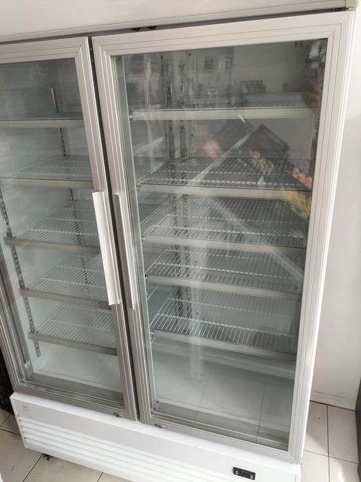 Vitrine de refrigeração vertical