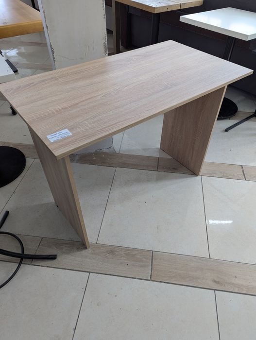 Офисные столы со склада. Дёшево