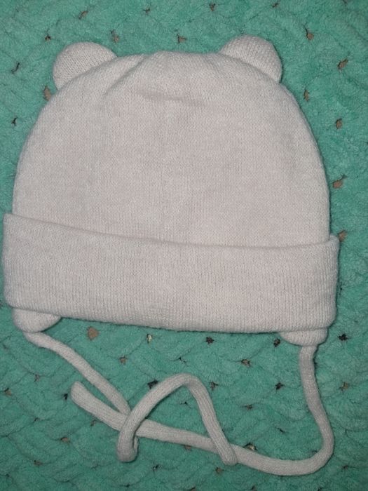 Зимова шапка для немовляти