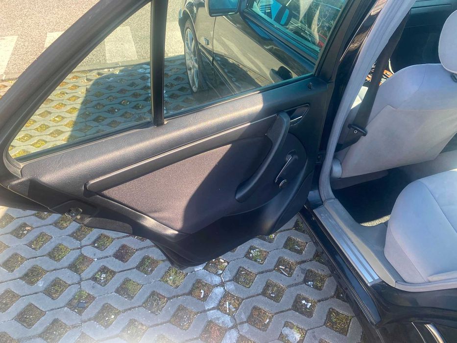Mercedes-Benz C 220 — fotografia 7