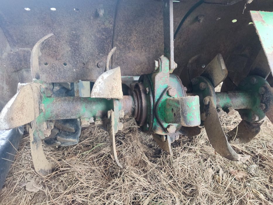 Vendo motocultivador ou troco por trator pequeno