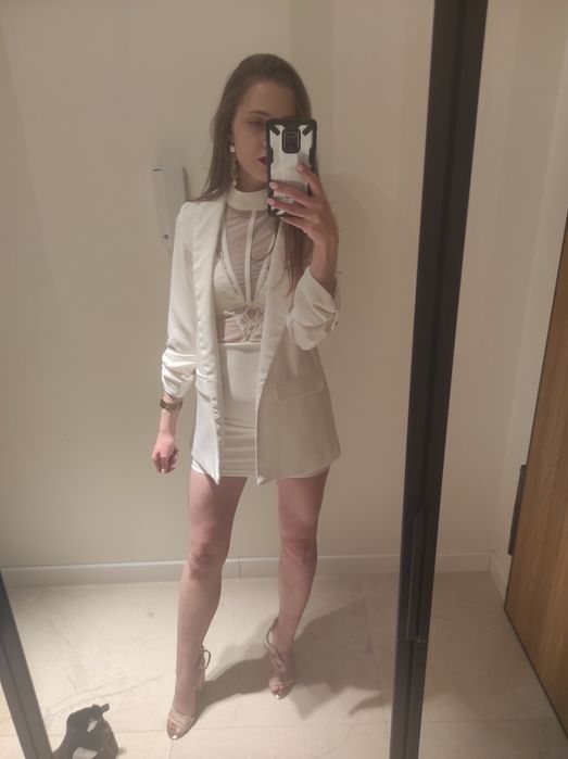 Biała sukienka mini