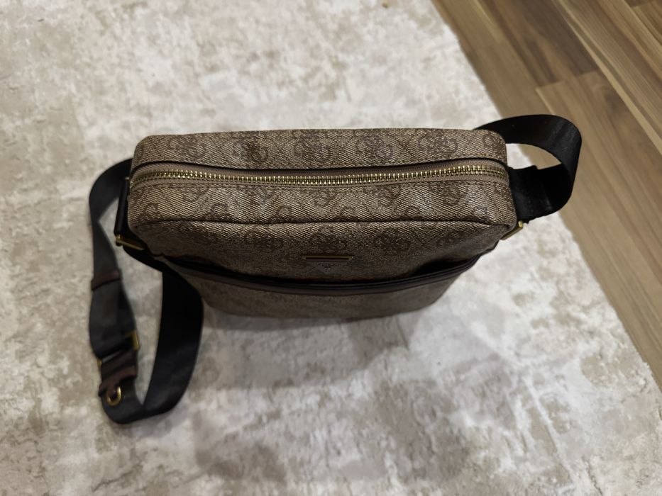 Сумка Guess коричнева