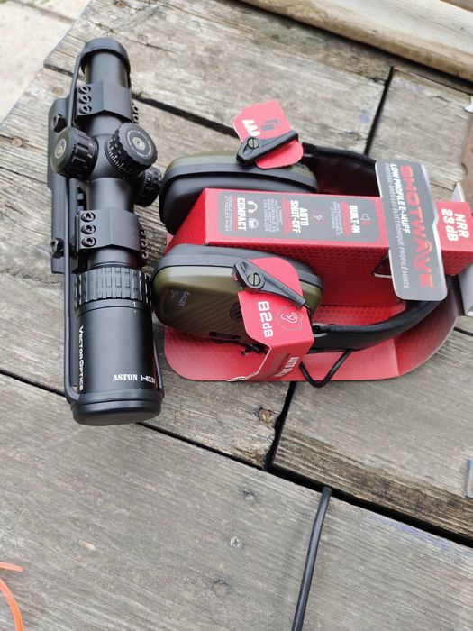 Продам шестикратный прицел с крышкой