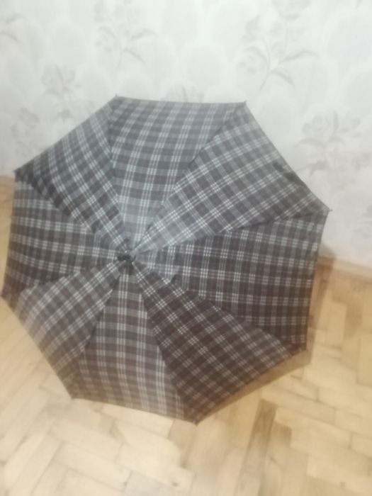 Зонты от дождя женские и мужские.