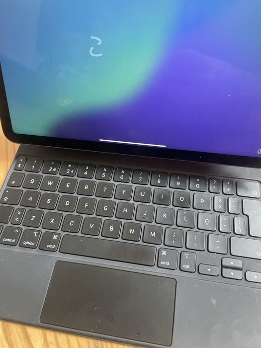 iPad Air (5a geração) + teclado