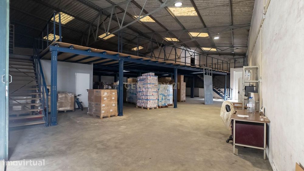 Armazém em Vila Nova de Gaia (Sermonde)