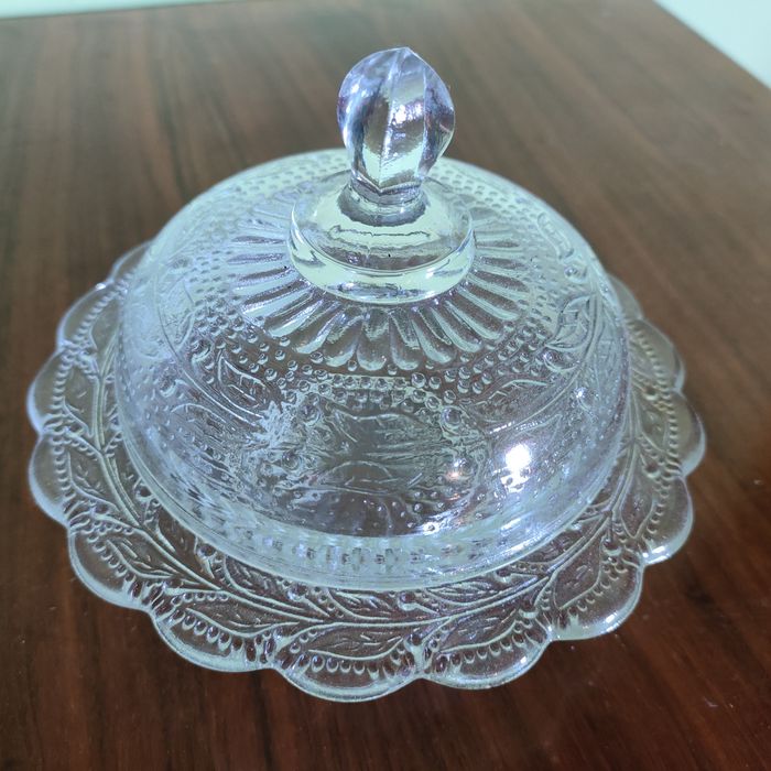 Stara szklana paterka, cukiernica.