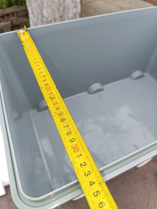 Продам, пластиковый контейнер на колесах