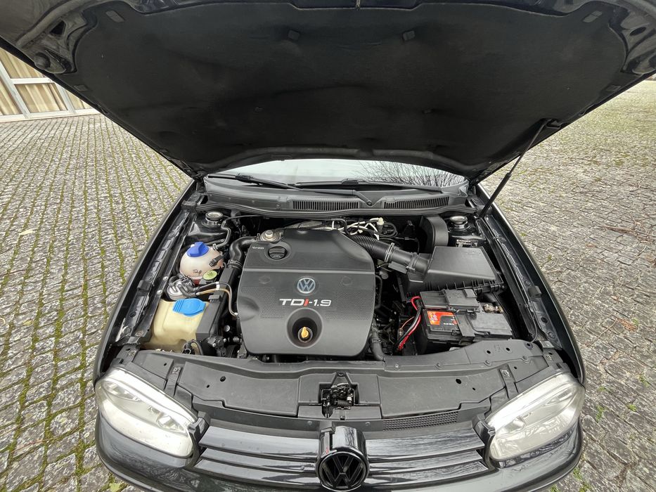 VW Golf IV 1.9 TDI 110cv Highline • Muito Estimado