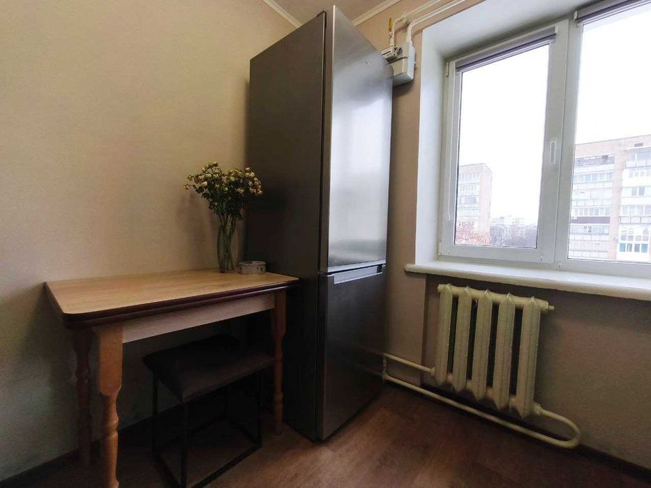 1 кімнатна квартира з ремонтом меблями та технікою. Рокосовського (SP)