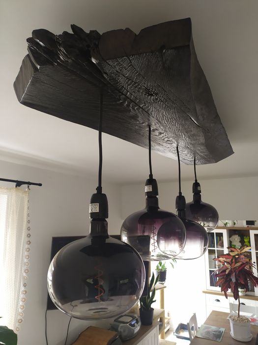 Piękna duża rustykalna lampa do salonu, biura, restauracji