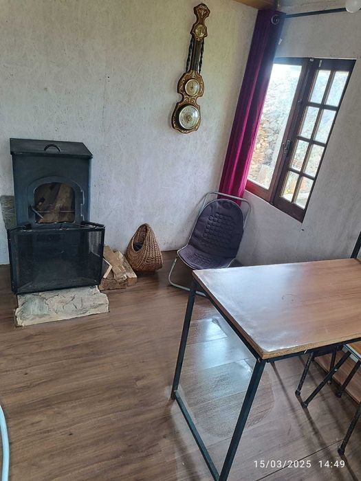 PARAÍSO RÚSTICO À VENDA: Chalé Encantador com Àrea de Lazer Completa!