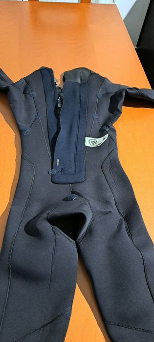 Fato neoprene Zerod como novo