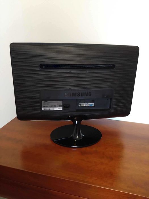 Samsung SyncMaster B2330H – 23", Full HD, 60 Hz + Cabos