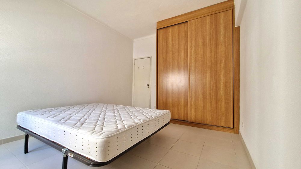 Arrendamento de Apartamento T2 Centro de Corroios