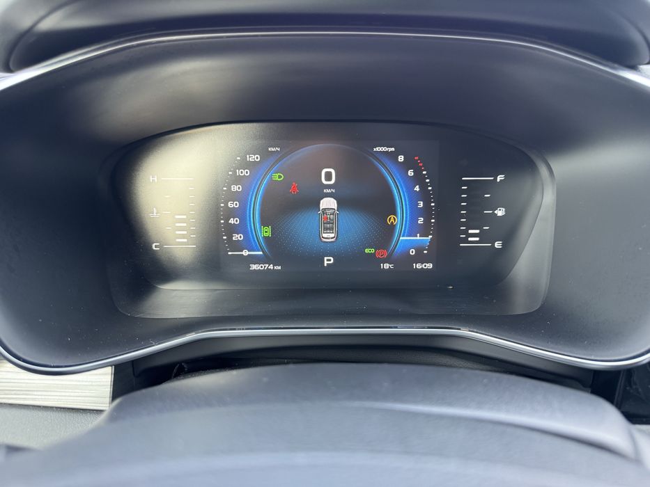 Geely AtlasPro куплен в 2024 году, на гарантии до 2029 года