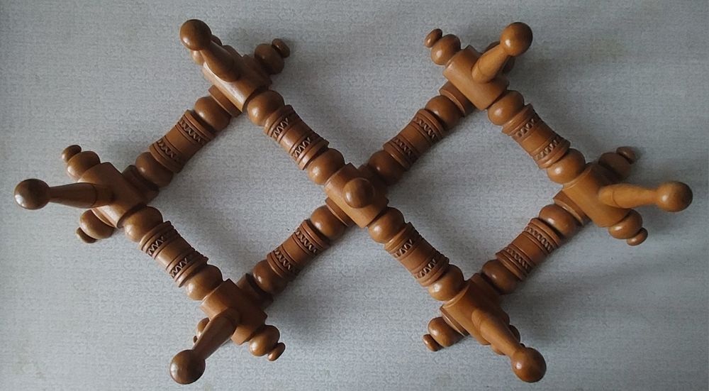 Вінтажний вішак для одягу