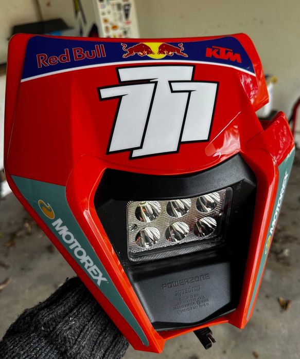 Material diverso para motas de motocross e enduro